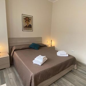 Camera grande con letto king size
